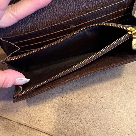Louis Vuitton Damier Porte Sarah Wallet